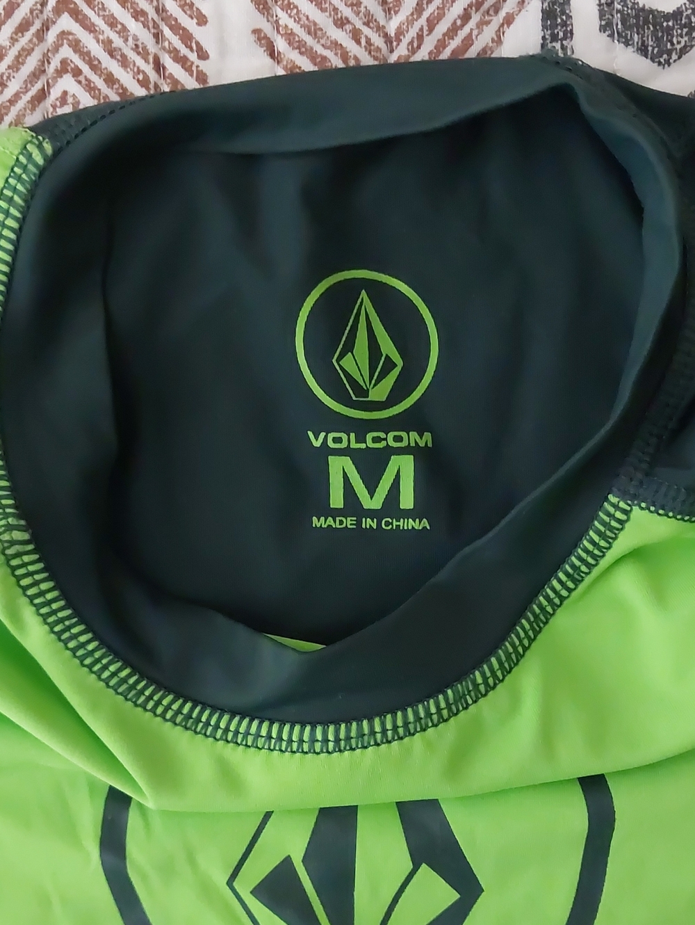 Volcom Rashguard - Picture 2 of 2